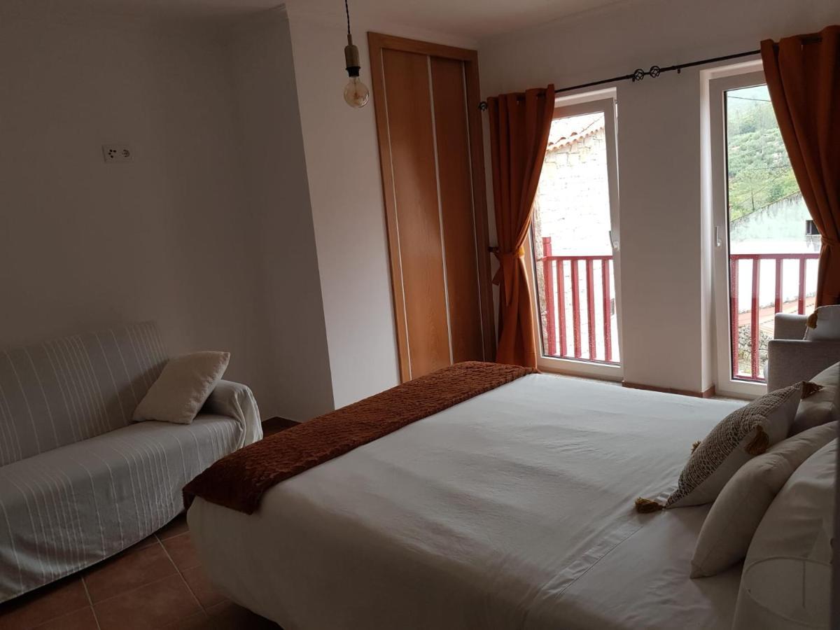 Casas Da Ribeira Guest House Seia Ngoại thất bức ảnh